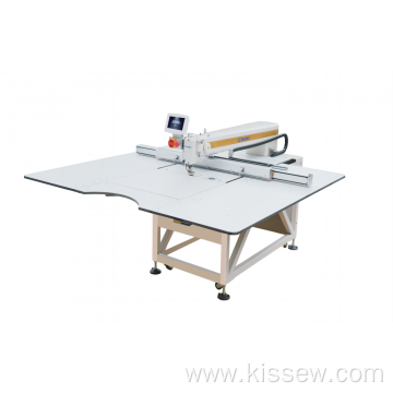 Industrial sewing machine with automatic template changing